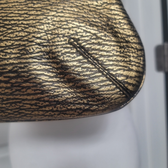 Yves Saint Laurent Gold Shoulder Bag - Picture 9 of 15